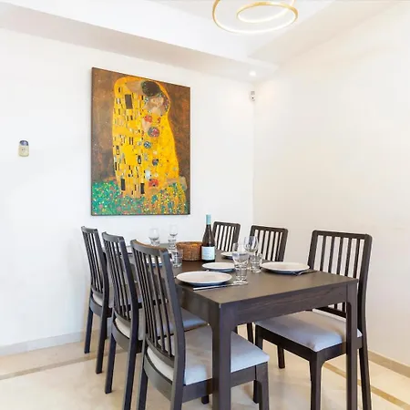 Duplex With Rooftop Terrace Aloha Royal Rdr230