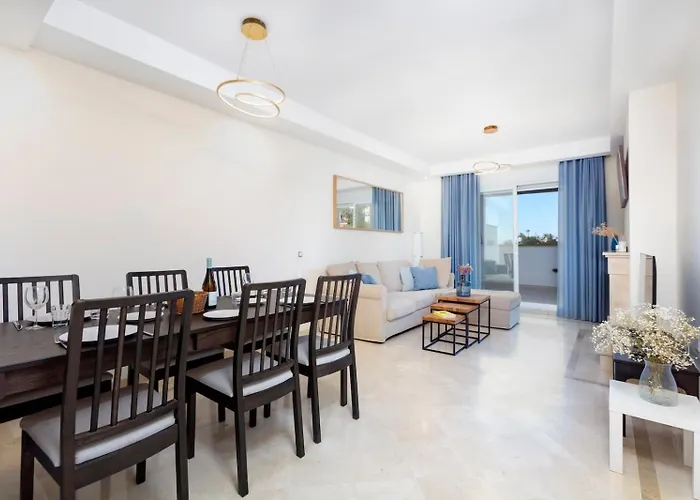 Duplex With Rooftop Terrace Aloha Royal Rdr230 아파트