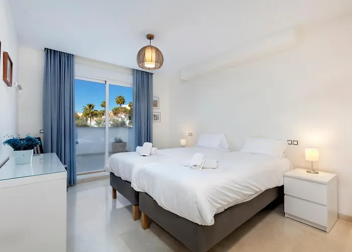 Duplex With Rooftop Terrace Aloha Royal Rdr230 아파트